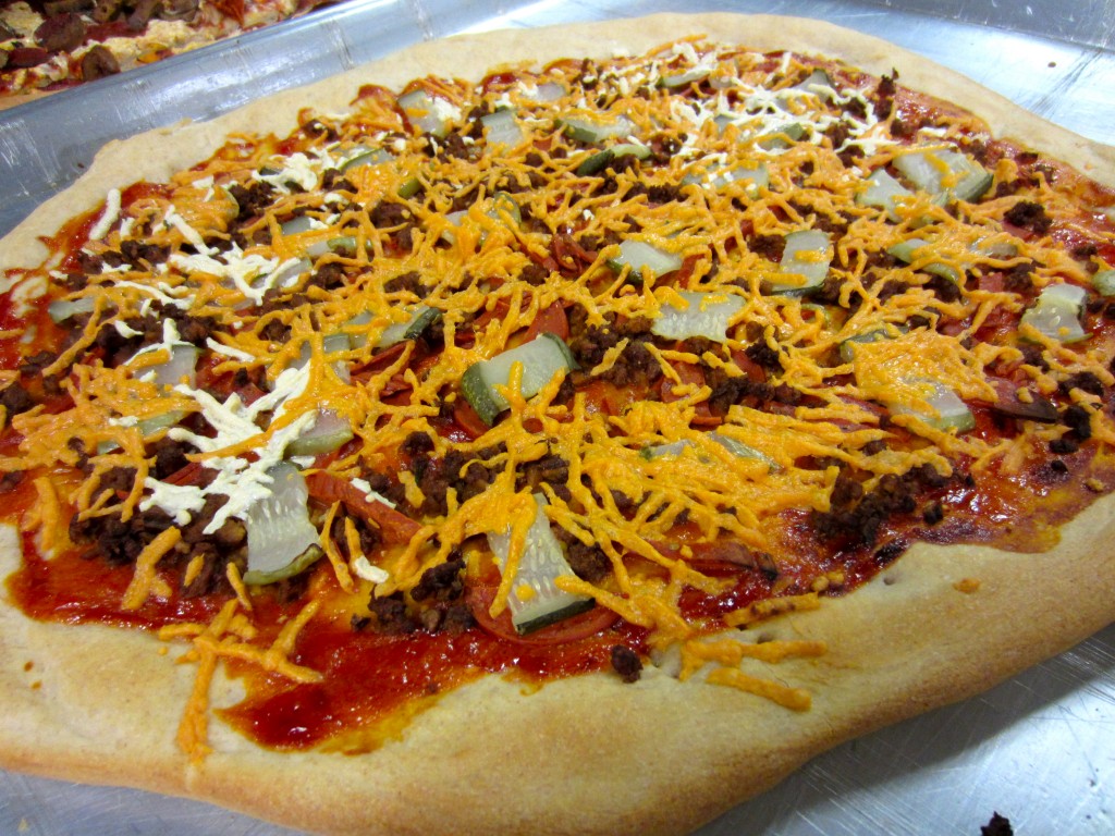 cheeseburger pizza