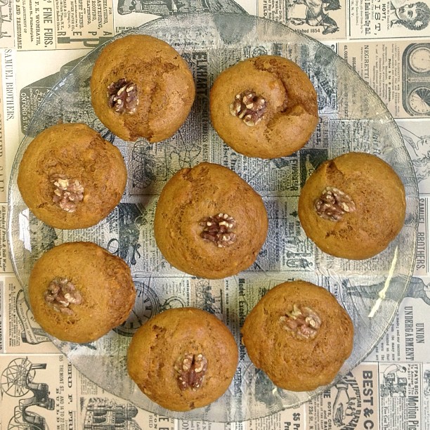 vegan pumpkin walnut muffins